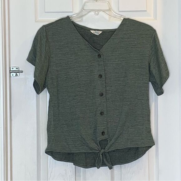 Weatherproof Vintage Olive Green Top with Tie Front Size Medium - Picture 1 of 9